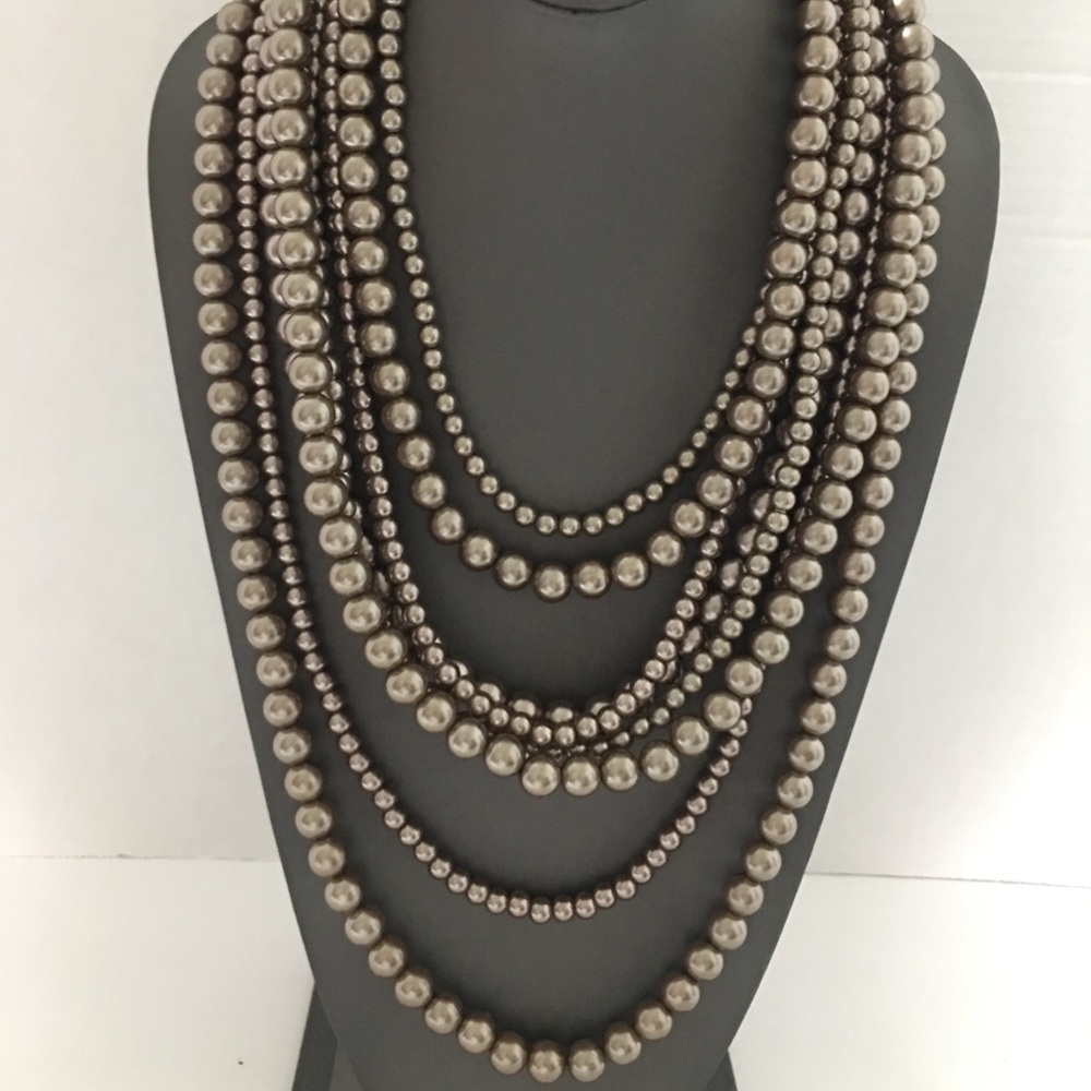 Multi length pearl necklace